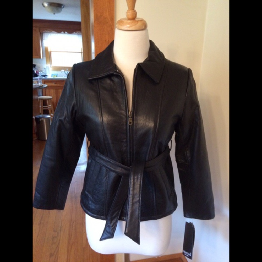 Girl’s genuine leather jacket (like new condition)